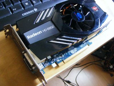 Лот: 8582906. Фото: 1. HD6850 1G Sapphire 256bit, GDDR5... Видеокарты