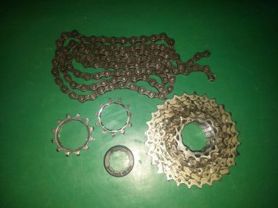 Лот: 11411439. Фото: 1. Кассета SRAM 9ск + цепь KMC. Запчасти