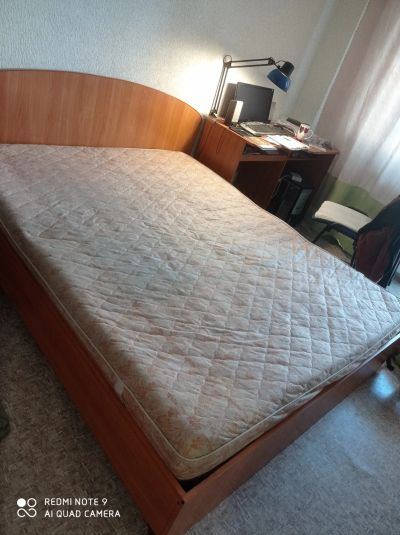 Лот: 18042783. Фото: 1. Кровать 2-х спальняя с матрасом. Кровати