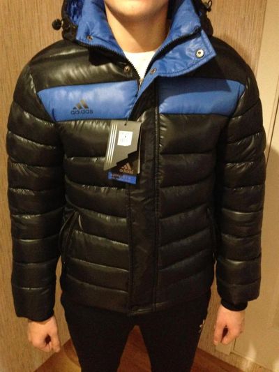 Лот: 3368532. Фото: 1. Пуховик Adidas Черно-Синий. Верхняя одежда