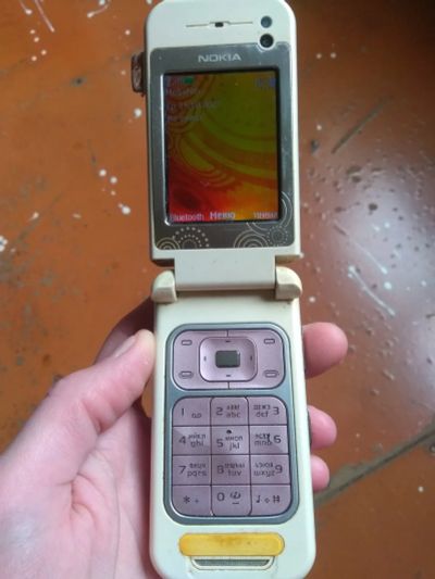 Лот: 25819890. Фото: 1. Телефон Nokia 7390. Кнопочные мобильные телефоны