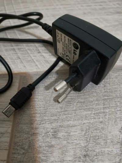 Лот: 15773244. Фото: 1. Блок питания зарядка LG mini usb. Зарядные устройства, блоки питания для бытовой техники