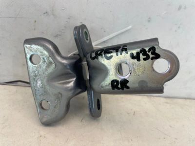 Лот: 24372799. Фото: 1. кронштейн двери Hyundai Creta... Другое (автозапчасти)