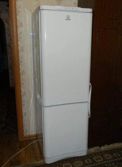 Лот: 5008621. Фото: 1. Холодильник Indesit C138NFG в... Холодильники, морозильные камеры