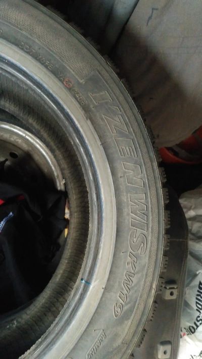 Лот: 12235672. Фото: 1. Зимняя резина шины kumho i'zen... Шины