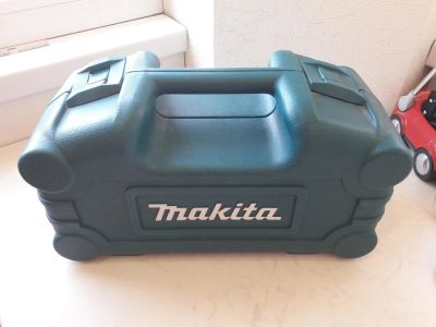 Лот: 9919071. Фото: 1. Аккумуляторная отвертка Makita... Электроинструмент