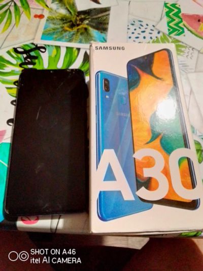 Лот: 16437255. Фото: 1. Samsung a30. Смартфоны