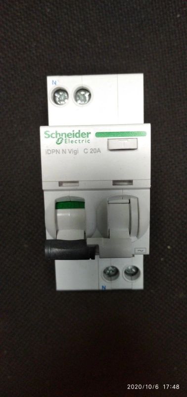Лот: 16650625. Фото: 1. Schneider Electric 20А. Автоматы, пакетники, предохранители