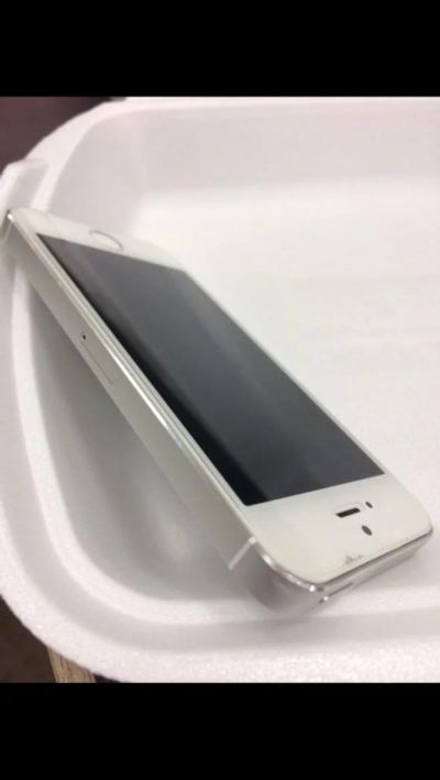 Лот: 8951277. Фото: 1. IPhone 5s 16 гб Айфон. Смартфоны