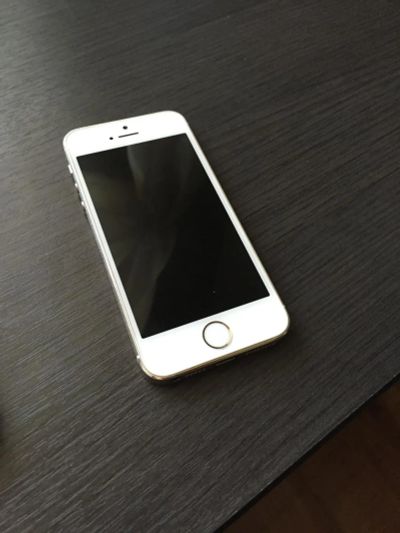 Лот: 7263259. Фото: 1. iPhone 5s 32gb. Смартфоны