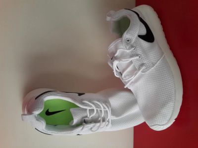 Лот: 5649725. Фото: 1. кроссовки Nike roshe. Кеды, кроссовки, слипоны
