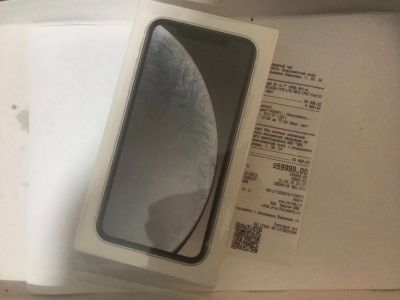 Лот: 13233368. Фото: 1. iPhone XR 64gb white. Смартфоны