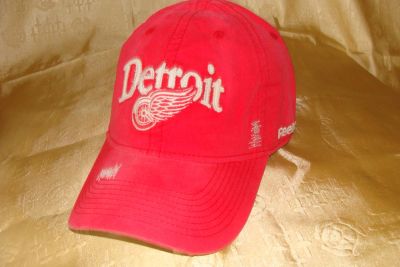 Лот: 4487636. Фото: 1. Бейсболка НХЛ Detroit Red Wings. Головные уборы