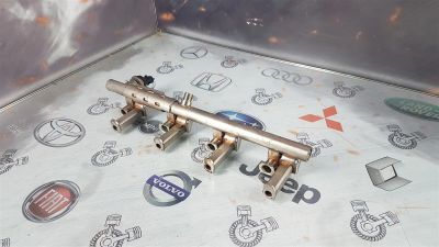 Лот: 23590318. Фото: 1. Датчик давления топлива Ford Kuga... Электрооборудование