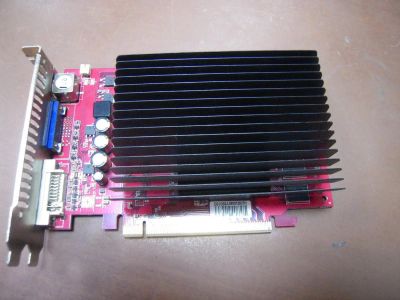 Лот: 11815277. Фото: 1. Видеокарта GeForce 9500GT 512mb... Видеокарты