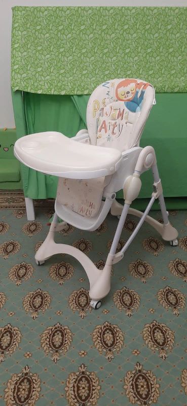Лот: 21146219. Фото: 1. Стульчик для кормления babyton. Стульчики для кормления
