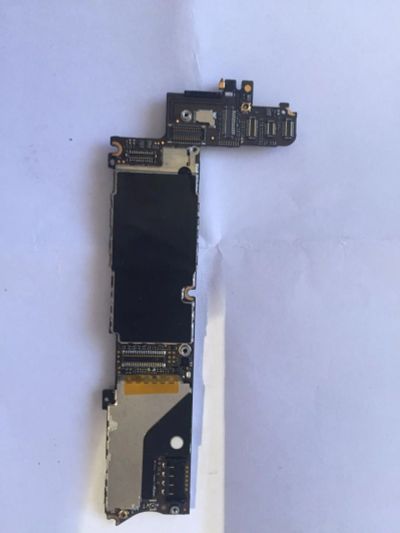 Лот: 6010646. Фото: 1. материнская плата iphone 4 8gb. Микросхемы и платы