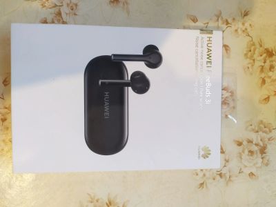 Лот: 16851243. Фото: 1. Беспроводные наушники Huawei Freebuds... Наушники, гарнитуры
