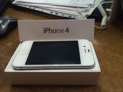 Лот: 6786880. Фото: 1. Айфон 4 Iphone 4 Идеальное состояние... Смартфоны