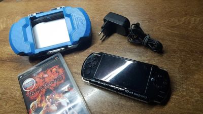 Лот: 10825799. Фото: 1. PSP 3008 прошитая +3 игры. Игровые приставки, консоли