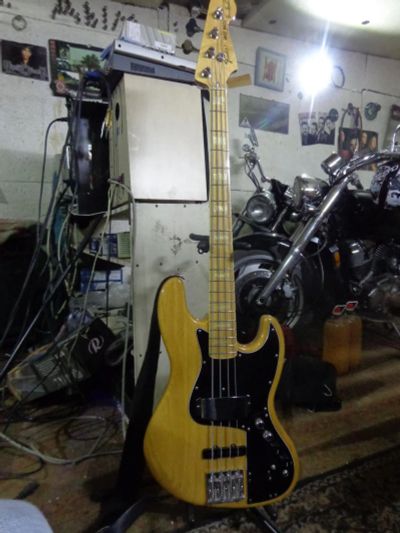 Лот: 6327872. Фото: 1. Fender Marcus Miller Jazz Bass... Гитары