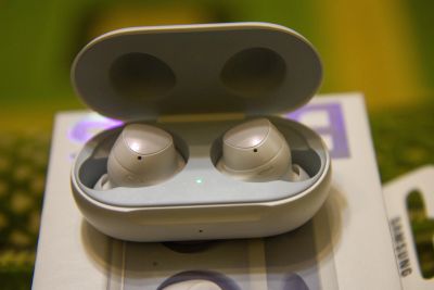 Лот: 14917285. Фото: 1. Galaxy Buds в идеале. Красноярск