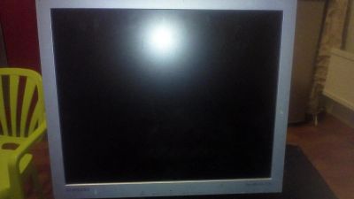 Лот: 9961065. Фото: 1. Монитор Samsung 710v. ЖК-мониторы