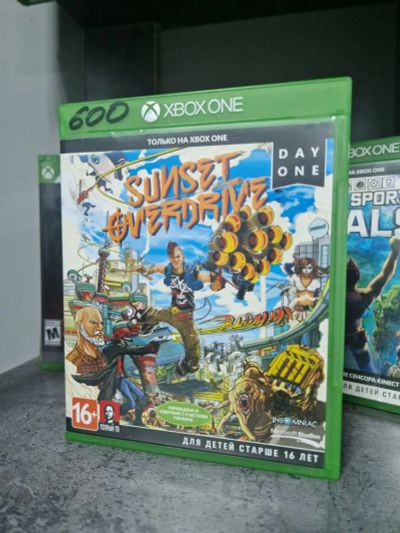 Лот: 25778136. Фото: 1. Игра Sunset Overdrive Xbox One. Игровые приставки, консоли