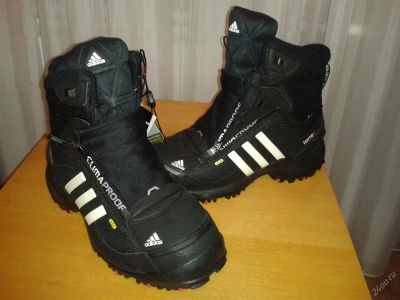Лот: 3374222. Фото: 1. Зимние кроссовки (ботинки) Adidas. Ботинки, полуботинки