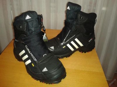 Лот: 3374222. Фото: 1. Зимние кроссовки (ботинки) Adidas. Ботинки, полуботинки