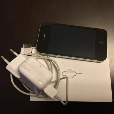 Лот: 6758920. Фото: 1. iPhone 4S 16Gb. Смартфоны