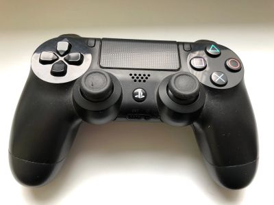 Лот: 14993193. Фото: 1. Джойстик PS4. Аксессуары для игровых приставок, консолей, геймпады