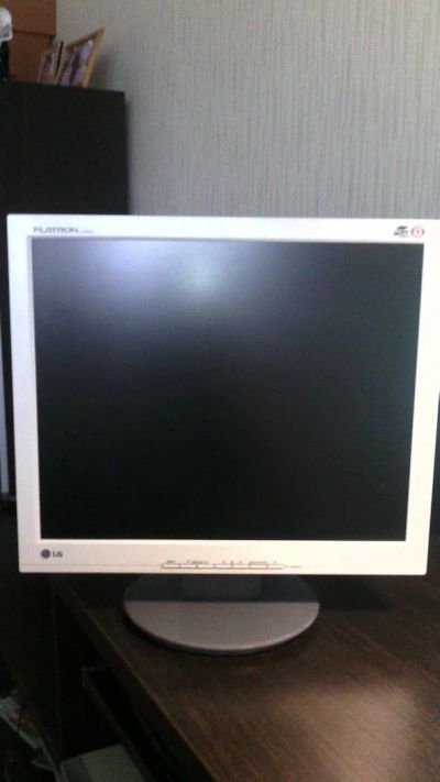 Лот: 9027835. Фото: 1. Монитор LG. ЖК-мониторы