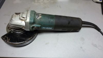 Лот: 8151465. Фото: 1. Продам болгарку Makita 9566CV... Электроинструмент