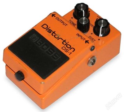 Лот: 1318569. Фото: 1. Boss ds-1. Гитарные эффекты и комбоусилители