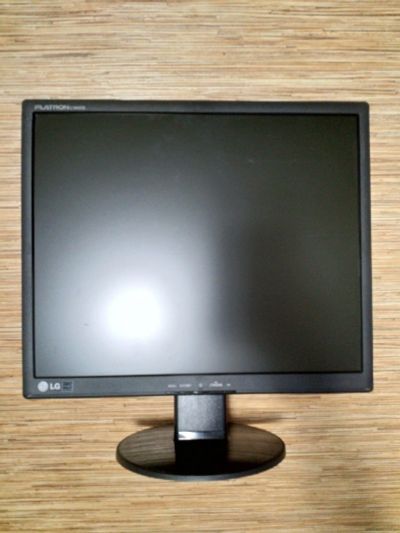 Лот: 15117913. Фото: 1. ЖК монитор LG Flatron l1942se. ЖК-мониторы
