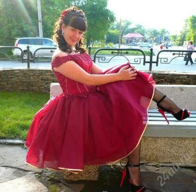 Лот: 1758653. Фото: 1. Платье на выпускной. Платья