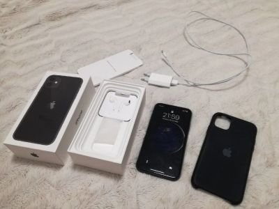 Лот: 16796188. Фото: 1. IPhone 11 на гарантии. Смартфоны