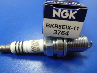 Лот: 8209530. Фото: 1. Свеча зажигания NGK 3764 BKR6EIX-11. Двигатель и элементы двигателя