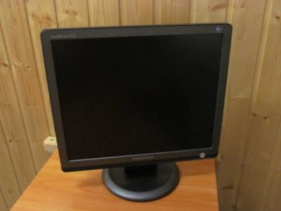 Лот: 17382271. Фото: 1. Samsung 731bf. ЖК-мониторы