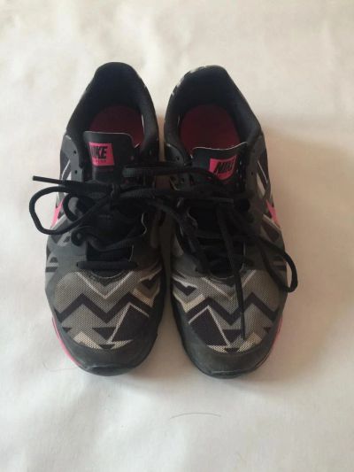 Лот: 6093325. Фото: 1. Женские Спортивные кроссовки Nike. Кеды, кроссовки, слипоны