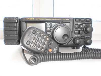 Лот: 10186176. Фото: 1. Трансивер YAESU FT-897D плюс допы... Рации, радиостанции