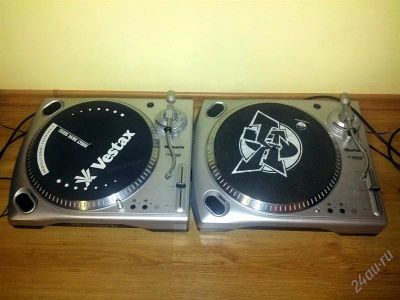 Лот: 2223589. Фото: 1. Пара проигрывателей Numark tt1650... DJ-оборудование