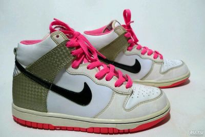 Лот: 13130667. Фото: 1. Женские кроссовки Nike Dunk High. Кеды, кроссовки, слипоны