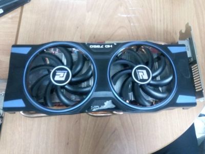 Лот: 10434407. Фото: 1. Radeon HD7950 3Гб (синий оттенок... Видеокарты