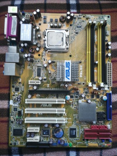 Лот: 15388844. Фото: 1. Материнская плата 775 сокет Asus... Материнские платы