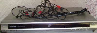 Лот: 1365808. Фото: 1. DVD плеер Toshiba sd-2700. DVD, Blu-Ray плееры