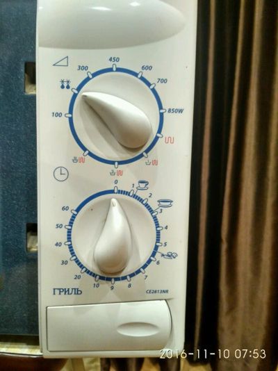Лот: 8560415. Фото: 1. Микроволновая печь Samsung CE2813NR. Микроволновки, мини-печи