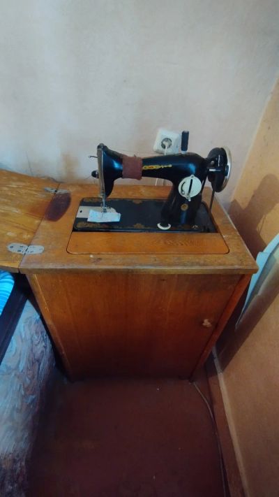 Лот: 25320433. Фото: 1. Швейная машина Подольск. Швейная, вязальная