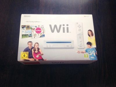 Лот: 5409645. Фото: 1. Игровая приставка Nintendo Wii. Игровые приставки, консоли